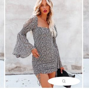 Vici Morris Bell Sleeved Floral Mini Dress XS